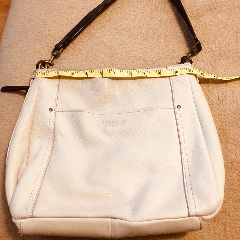 Cream Leather Shoulder Bag with Gold Hardware